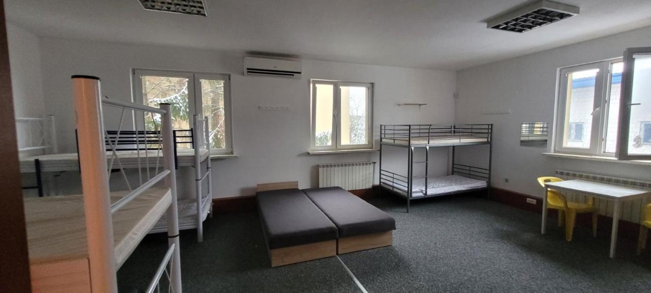 Amidi Hostel Piaseczno เพียเซตชโน ภายนอก รูปภาพ